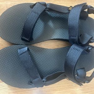 Woman’s Teva sandals